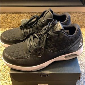 Men’s Jordan Clutch- SIZE 10.5